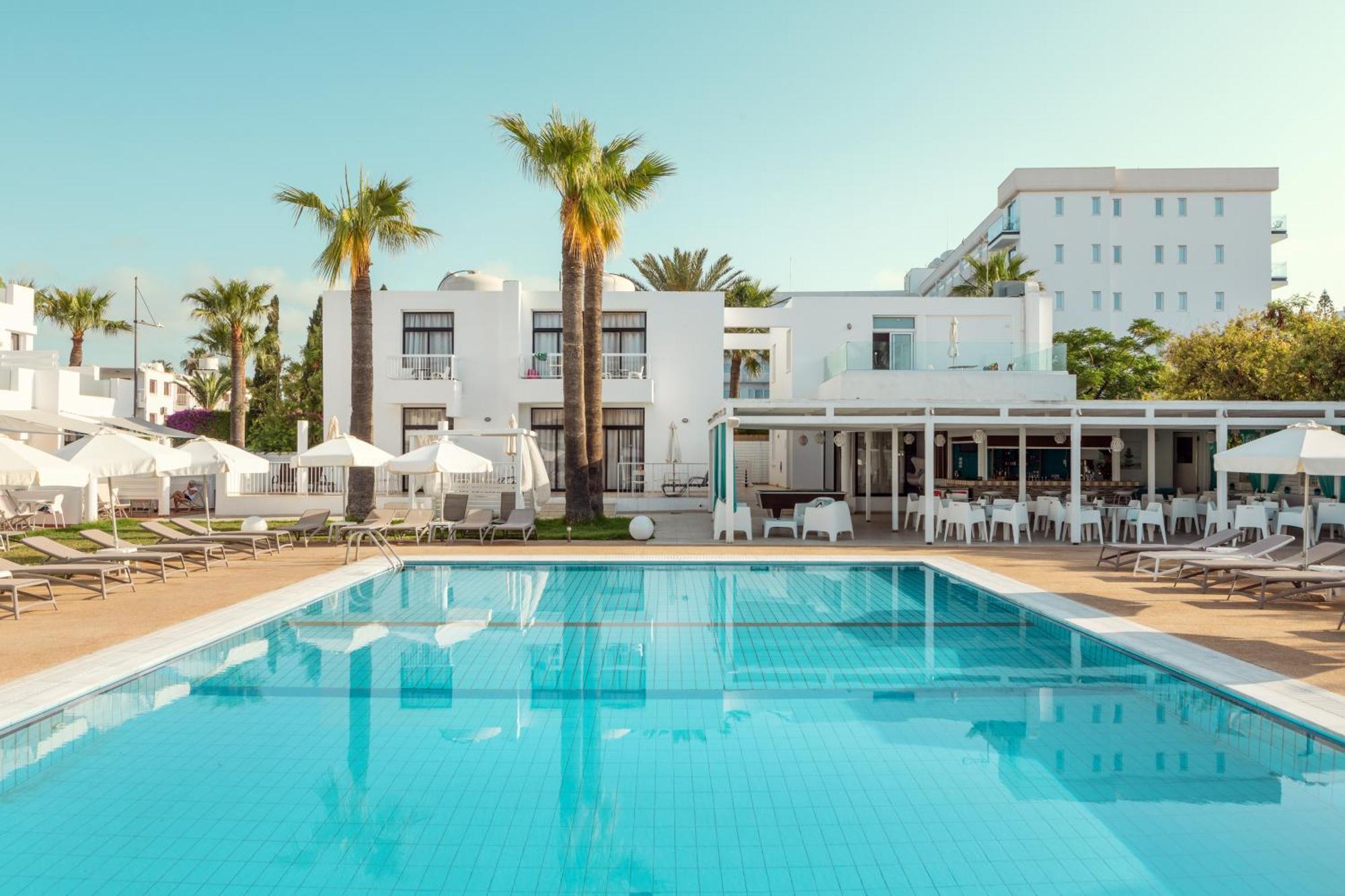 Lantiana Napa Aparthotel Айя-Напа Экстерьер фото