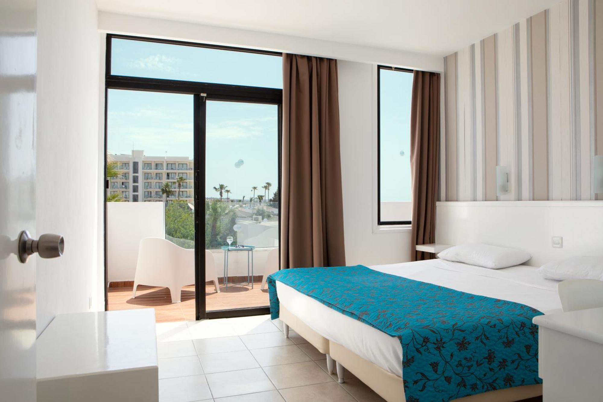 Lantiana Napa Aparthotel Айя-Напа Экстерьер фото